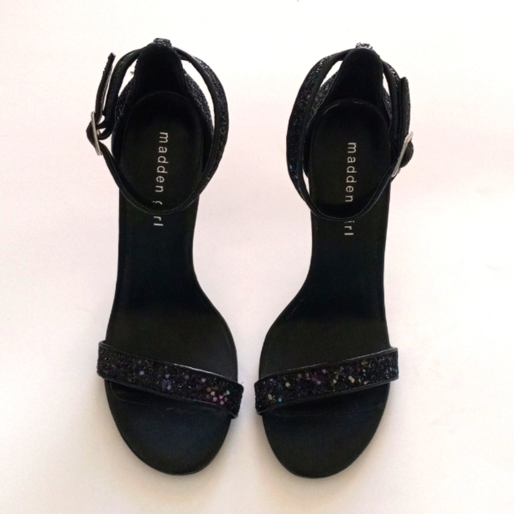 New. Madden Girl stiletto ankle strap metallic heels. Size 9. Never worn.